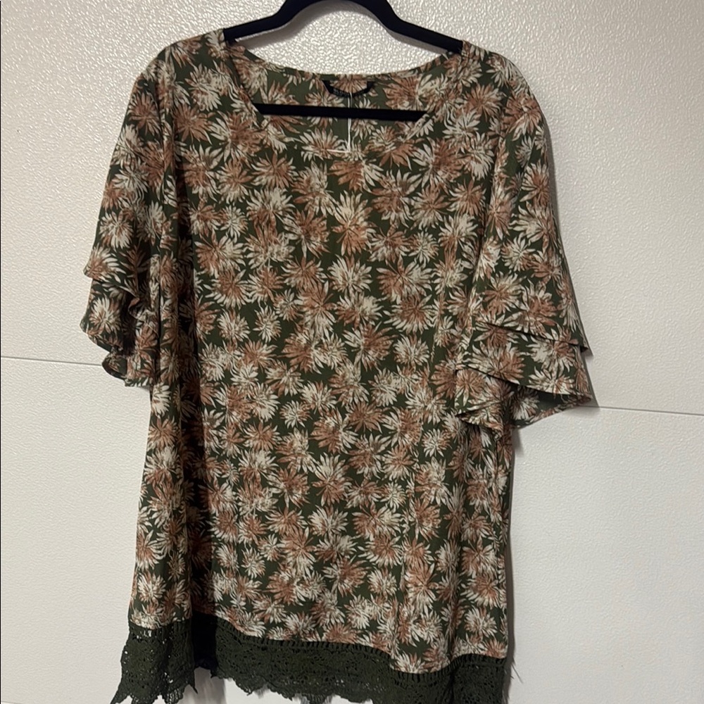 BloomChic Boxy Tan and Brown Short Sleeve Blouse